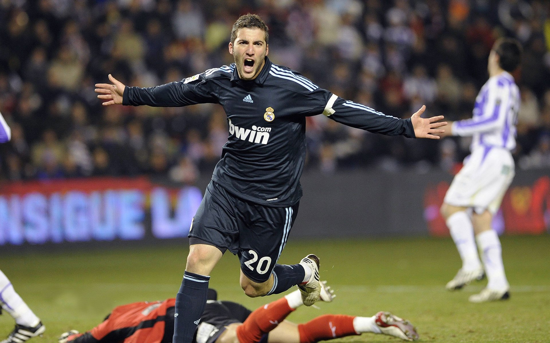 开云·体育官网APP下载-创64年纪录!全欧神帅崛起,放弃2亿巨星,铸造成功之道